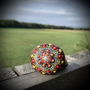 2 Mesés pontozott mandala kő: a Természet ajándéka, meditációs kiegészítő, mandala lakásdekoráció - otthon & életmód - dekoráció - spiritualitás - mandala - Meska.hu