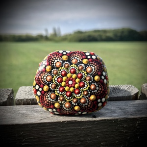 2 Mesés pontozott mandala kő: a Természet ajándéka, meditációs kiegészítő, mandala lakásdekoráció - otthon & életmód - dekoráció - spiritualitás - mandala - Meska.hu