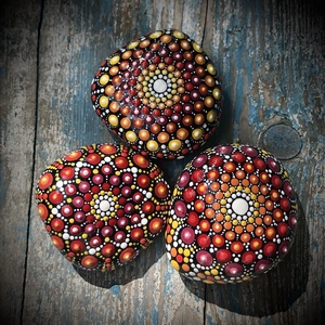 Pontozott Mandala Kövek: 3 csodás, kézzel festett meditációs mandala dekoráció - Meska.hu