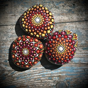 Pontozott Mandala Kövek: 3 csodás, kézzel festett meditációs mandala dekoráció - karácsony - karácsonyi lakásdekoráció - karácsonyi lakásdíszek - Meska.hu