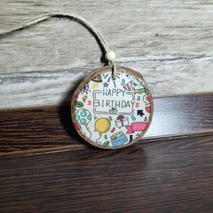 Születésnapi ajándékkísérő, fa ajándékkísérő - otthon & életmód - dekoráció - fali és függő dekoráció - függődísz - Meska.hu