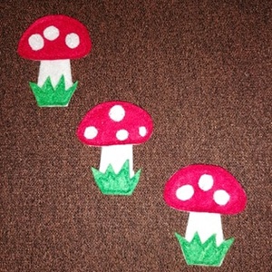 Kokárda gomba.Akár más ovis jellel is. - ékszer - kitűző és bross - Meska.hu