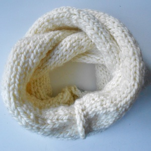 Vastag kézzel kötött vajszín sál  -  - Meska.hu