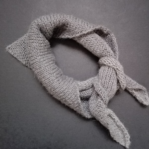 Szürke kis kendő - ruha & divat - sál, sapka, kendő - kendő - Meska.hu