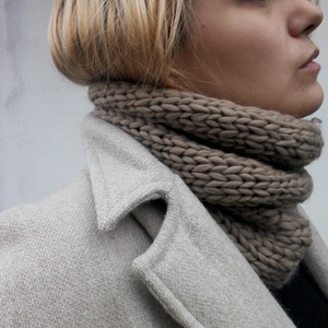 Kézzel kötött beige csősál  - ruha & divat - sál, sapka, kendő - sál - Meska.hu