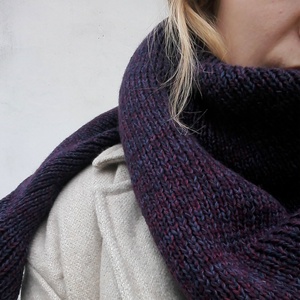 Puha lila kötött kendő - ruha & divat - sál, sapka, kendő - vállkendő - Meska.hu