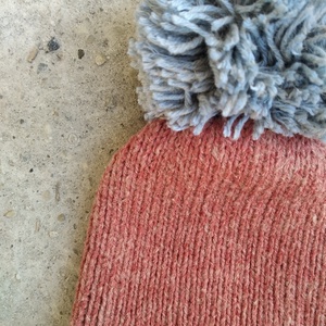 Mályva színű kötött sapka - ruha & divat - sál, sapka, kendő - sapka - Meska.hu