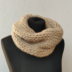 Crazy Sexy beige sál I. - Meska.hu