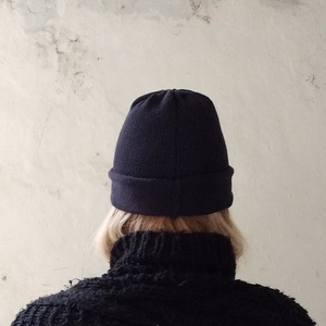 Kis fekete kötött sapka - Meska.hu