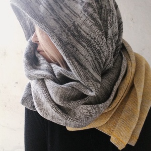Szürke-sárga átmenetes kötött sál - ruha & divat - sál, sapka, kendő - sál - Meska.hu