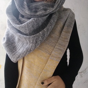 Szürke-sárga átmenetes kötött sál - ruha & divat - sál, sapka, kendő - sál - Meska.hu