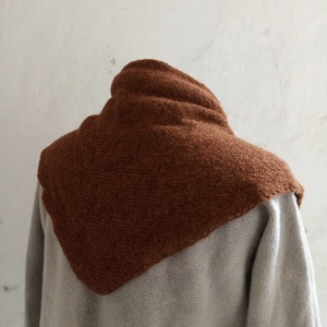 Puha kötött rozsdaszín kendő  - ruha & divat - sál, sapka, kendő - vállkendő - Meska.hu