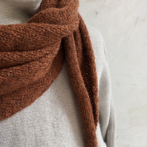 Puha kötött rozsdaszín kendő II. - ruha & divat - sál, sapka, kendő - vállkendő - Meska.hu