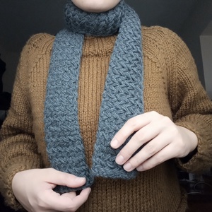 Kötött keskeny halszálka mintás sál - ruha & divat - sál, sapka, kendő - sál - Meska.hu