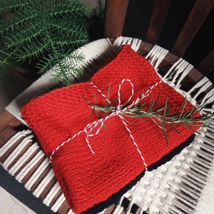 Kézzel kötött törlőkendő (piros-fekete) - Meska.hu