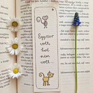 Akvarell könyvjelző - Egyszer volt, hol nem volt... felirattal, cica, egér motívummal, Könyv & Zene, Könyvjelző, Fotó, grafika, rajz, illusztráció, Festett tárgyak, MESKA