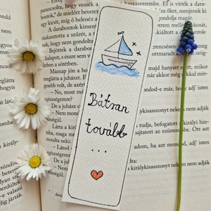 Akvarell könyvjelző - Bátran tovább felirattal, kishajó és szívecske motívumokkal, Könyv & Zene, Könyvjelző, Fotó, grafika, rajz, illusztráció, Festett tárgyak, MESKA