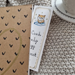 Akvarell könyvjelző - Csak még egy fejezet... felirattal, könyv és bagoly motívummal - könyv & zene - könyvjelző - Meska.hu