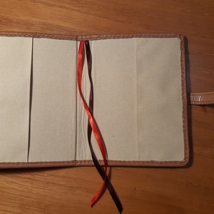 Bőrtok Adoremus misenaptárhoz - táska & tok - pénztárca & más tok - kártyatartó & irattartó - Meska.hu