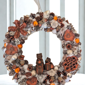 Fahéj-Méz Téli Mackók kézműves téli ajtódísz - Meska.hu