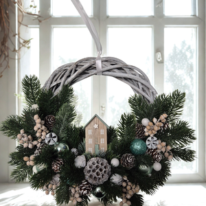 Karácsonyi természetes hatású házikós ajtódísz - Meska.hu