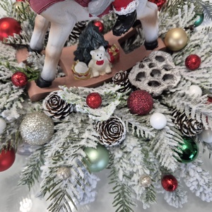 Télapós karácsonyi asztaldísz  klasszikus piros-arany-zöld színek, fa dobozban - karácsony - adventi díszek - adventi asztaldísz - Meska.hu