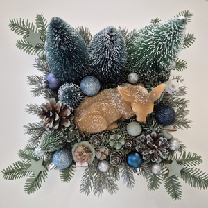 Őzike és erdei barátai  természetes hatású téli kézműves asztaldísz - karácsony - adventi díszek - adventi asztaldísz - Meska.hu