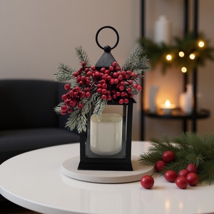 Elegáns téli led lámpás piros bogyókkal � meghitt fények az otthonodba - Meska.hu