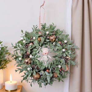 Hamvas téli kézműves ajtódísz hóemberrel rose gold pezsgő színek - Meska.hu