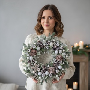 Havas hatású téli ajtódísz - természetes elegancia, havas ragyogás - karácsony - adventi díszek - adventi ajtódísz - Meska.hu