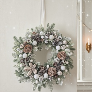 Havas hatású téli ajtódísz - természetes elegancia, havas ragyogás - karácsony - adventi díszek - adventi ajtódísz - Meska.hu