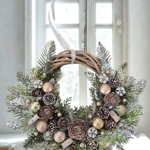 Karácsonyi kopogtató tobozokkal és fenyőágakkal � kézműves ajtódísz  -  - Meska.hu