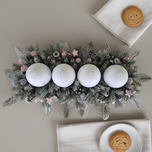 Kendekor természetes hatású adventi asztaldísz  hófehér kerek gyertyás, havas fenyős koszorú - karácsony - adventi díszek - adventi asztaldísz - Meska.hu