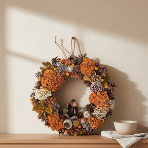 Természetes hatású lakásdekoráció � kézzel készült szárazvirágos koszorú (narancs, bézs, barna) - otthon & életmód - dekoráció - ajtó- és ablak dekoráció - ajtódísz & kopogtató - Meska.hu
