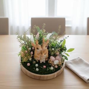 Húsvéti asztaldísz nyuszi családdal � természetes hatású, kézzel készült dekoráció fa tálban - ünnepi díszek, dekorációk - húsvéti díszek és dekorációk - húsvéti virágos díszek - Meska.hu