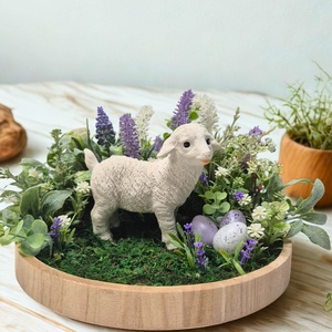 Bárányos asztaldísz fa tálcán � természetes hatású dekoráció - otthon & életmód - dekoráció - asztal és polc dekoráció - asztaldísz - Meska.hu