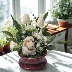 Csendes tavasz egy báránnyal � letisztult asztaldísz természetes hatású zöldekkel � elegáns, gondozásmentes dekoráció - otthon & életmód - virágdekoráció - virágdíszek - virágdísz kaspóban - Meska.hu