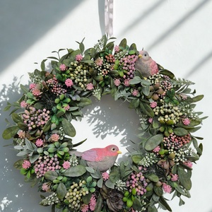 Bogyós tavaszi koszorú - kismadarakkal, természetes hatású  - otthon & életmód - dekoráció - ajtó- és ablak dekoráció - ajtódísz & kopogtató - Meska.hu