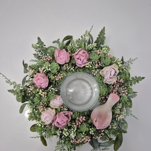 Tavaszi virágos asztaldísz- üveg mécsestartóval, természetes hatású - otthon & életmód - dekoráció - asztal és polc dekoráció - asztaldísz - Meska.hu