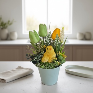 Virágos asztaldísz kiscsibével� elegáns, gondozásmentes dekoráció, Ünnepi díszek, dekorációk, Húsvéti díszek és dekorációk, Húsvéti virágos díszek, , MESKA