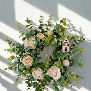 Virágos tavaszi koszorú házikóval- természetes hatású, élethű virágokkal, Otthon & Életmód, Dekoráció, Ajtó- és ablak dekoráció, Ajtódísz & Kopogtató, , MESKA