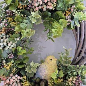 Bogyós tavaszi koszorú - kismadárral, természetes hatású ajtódísz - otthon & életmód - dekoráció - ajtó- és ablak dekoráció - ajtódísz & kopogtató - Meska.hu