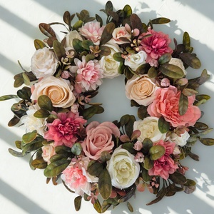 Virágos elegáns koszorú � virágos ajtódekoráció, romantikus színvilág - nagyméretű - otthon & életmód - dekoráció - ajtó- és ablak dekoráció - ajtódísz & kopogtató - Meska.hu