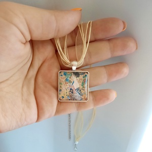 Klimt nő legyezővel üveglencsés nyaklánc - ékszer - nyaklánc - hosszú nyaklánc - Meska.hu