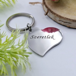 Gravírozott kulcstartó saját felirattal - szív medállal - táska & tok - kulcstartó & táskadísz - kulcstartó - Meska.hu