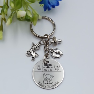 Hello Baby babaköszöntő kulcstartó egyedi gravírozással, charmokkal, Táska & Tok, Kulcstartó & Táskadísz, Kulcstartó, Gravírozás, pirográfia, MESKA