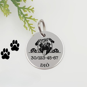 Mopsz kutyabiléta saját kutyád nevével, telefonszámmal, Otthon & Életmód, Kisállatoknak, Kutyáknak, Kutya biléta, Gravírozás, pirográfia, Egyedi gravírozott kutyabiléta mopsz kutyáknak. 3 cm-es nemesacél medál, a képen látható kutyás gra..., MESKA