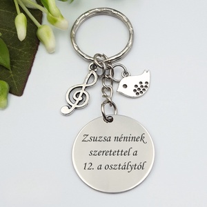 Ajándék énektanároknak ballagásra, pedagógusnapra, tanév végére - Gravírozott szöveges ballagási kulcstartó 1., Táska & Tok, Kulcstartó & Táskadísz, Kulcstartó, Gravírozás, pirográfia, MESKA