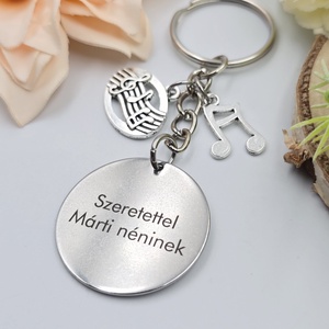 Ajándék énektanároknak ballagásra, pedagógusnapra, tanév végére - Gravírozott szöveges ballagási kulcstartó 2. - táska & tok - kulcstartó & táskadísz - kulcstartó - Meska.hu