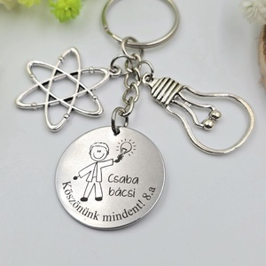 Ajándék fizikatanárnak ballagásra, pedagógusnapra, tanév végére - Gravírozott grafikás ballagási kulcstartó 1_32. - táska & tok - kulcstartó & táskadísz - kulcstartó - Meska.hu